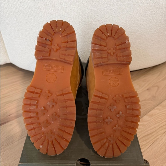 Timberland 6” Premium Wheat Nubuck Boots Size 8.5 - Picture 5 of 6